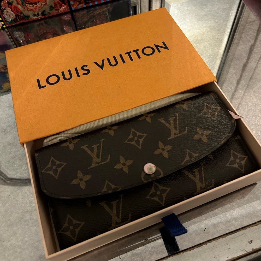 LOUIS VUITTON EMILIE WALLET